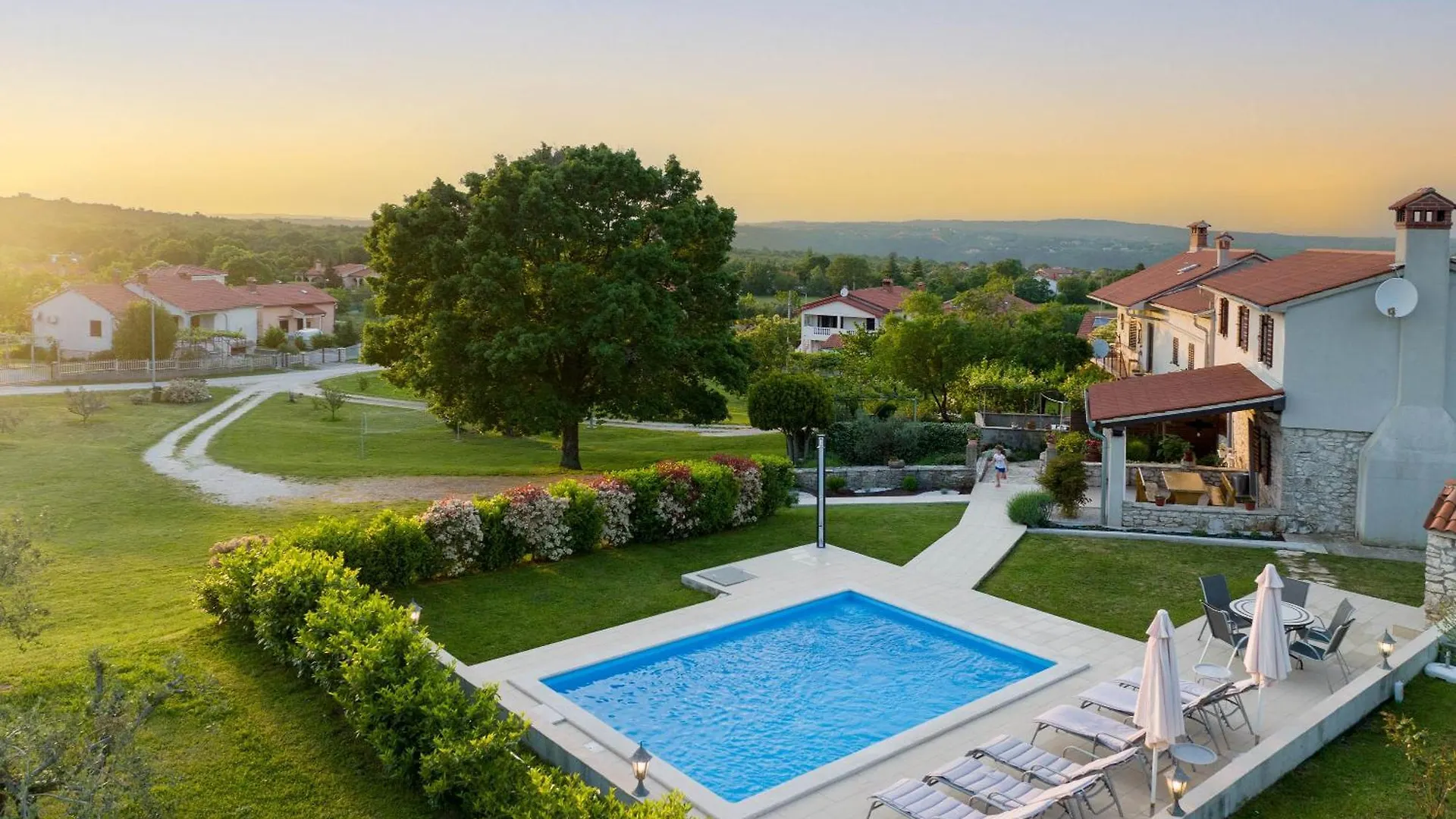 Casa Ivanovac With Pool And Large Front Yard Rasa